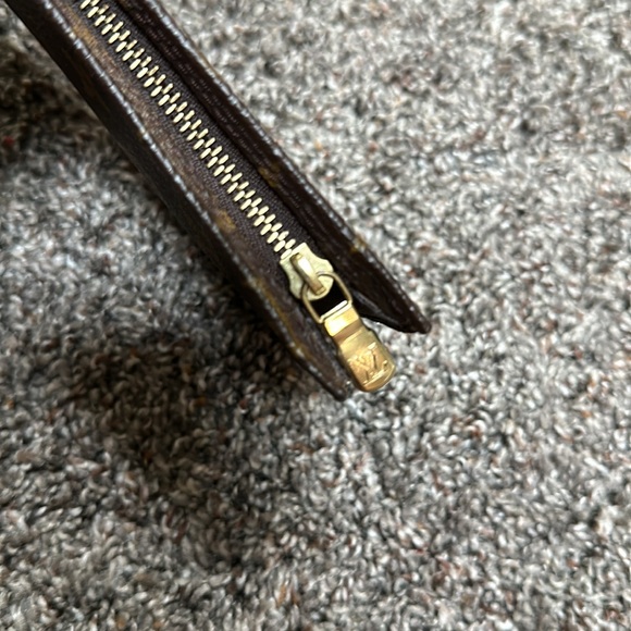 Authentic Louis Vuitton Bucket Bag Pochette in excellent used condition! - Picture 4 of 16